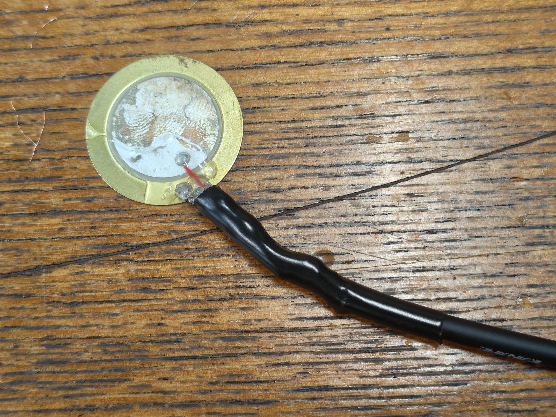 completed soldered piezo microphone